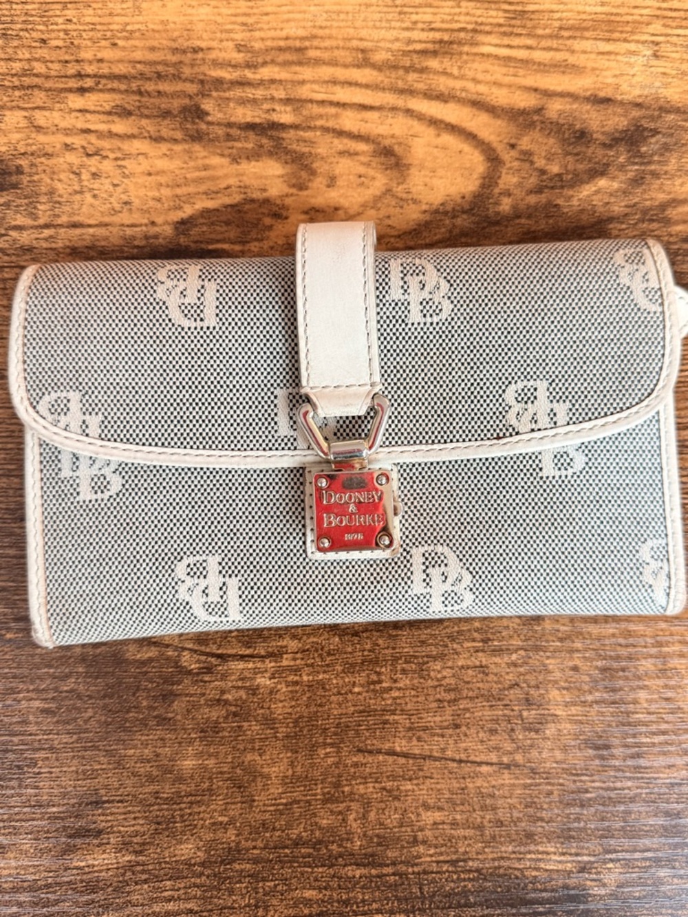 Dooney and Bourke wallet